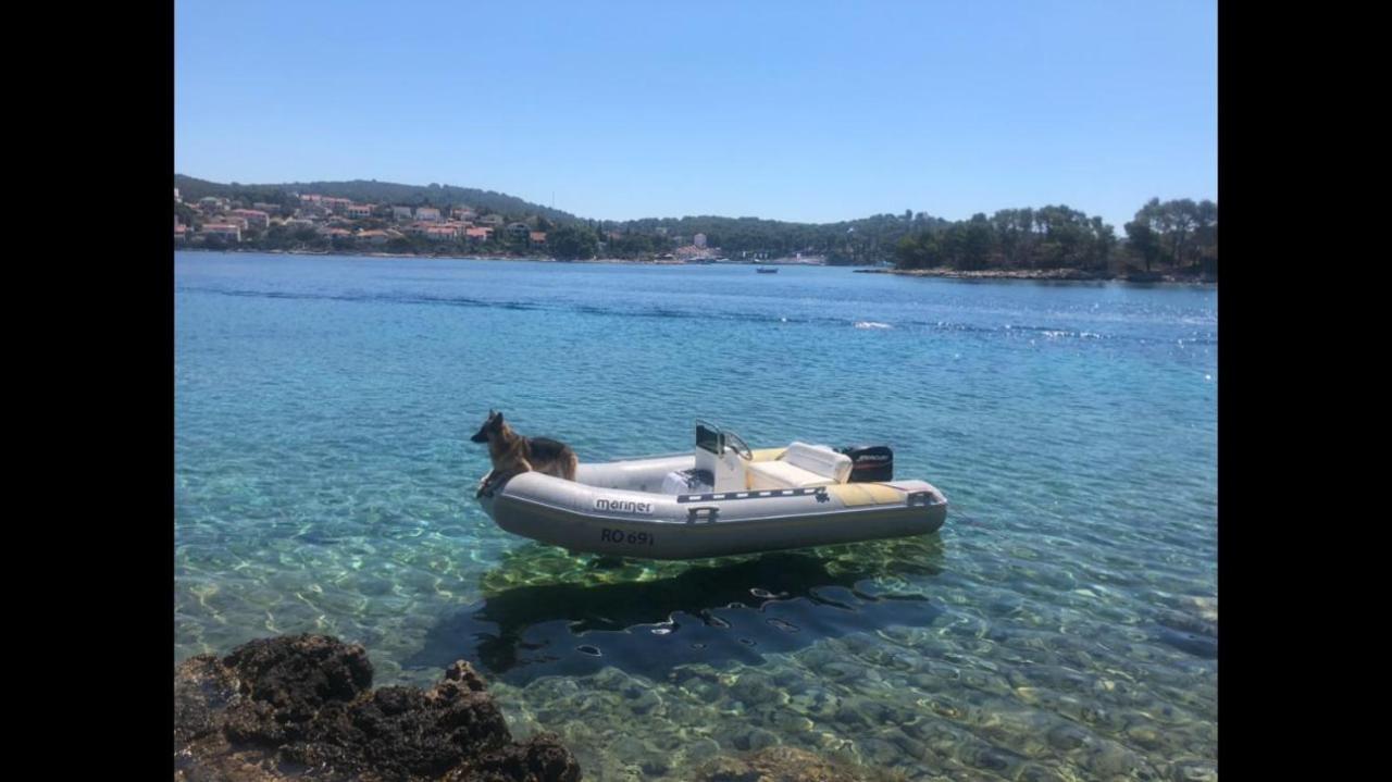 Apartment In Maslinica 70M From The Sea מראה חיצוני תמונה