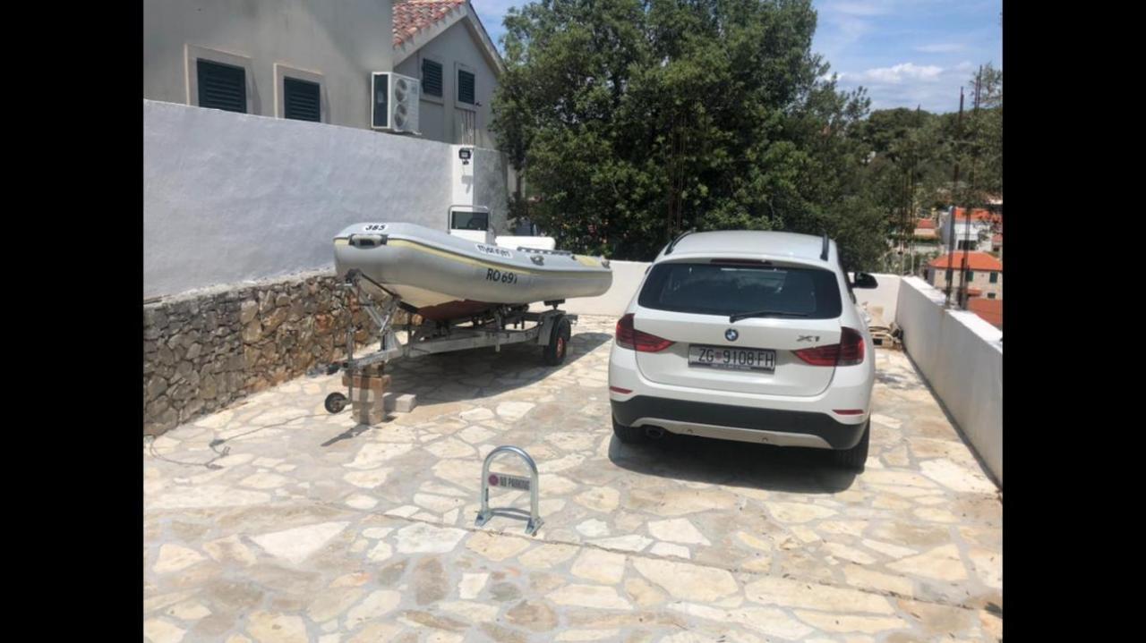 Apartment In Maslinica 70M From The Sea מראה חיצוני תמונה