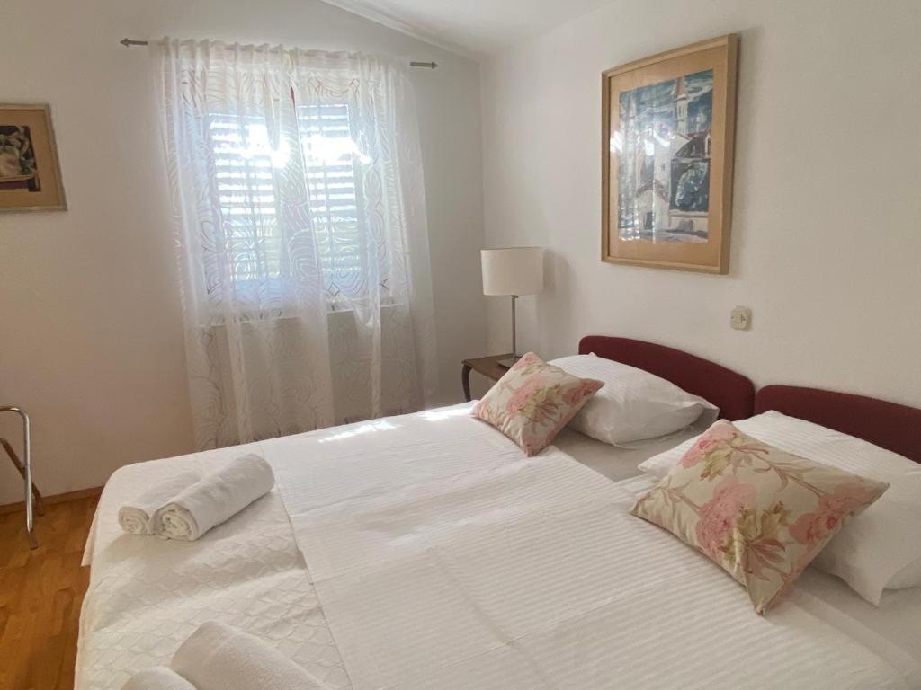 Apartment In Maslinica 70M From The Sea מראה חיצוני תמונה
