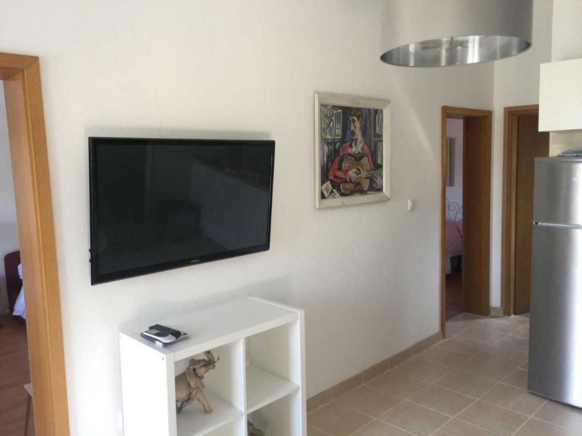 Apartment In Maslinica 70M From The Sea מראה חיצוני תמונה