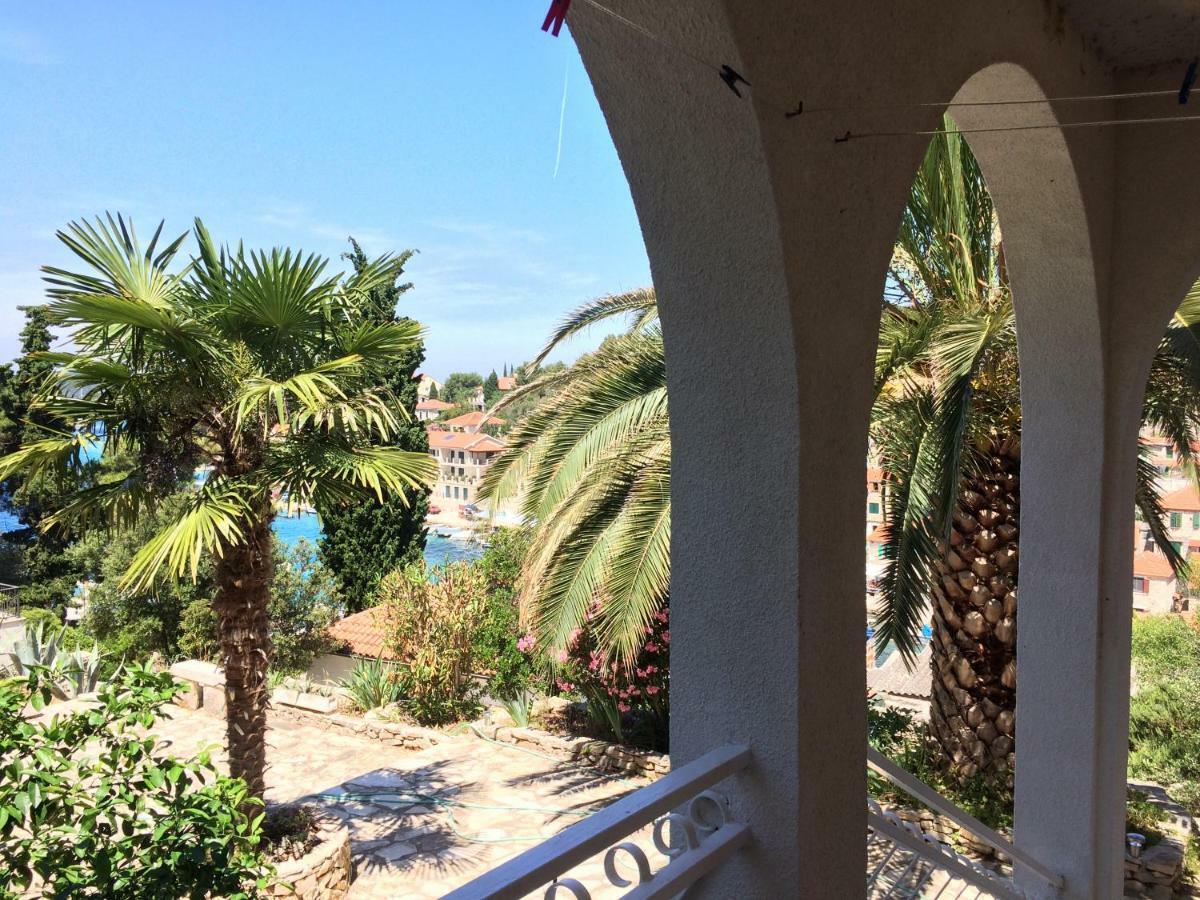 Apartment In Maslinica 70M From The Sea מראה חיצוני תמונה